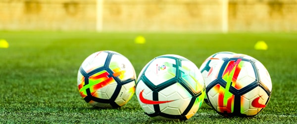 足球数据热力图可视化图表 - 展示各球队进攻与防守强度